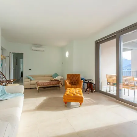 Beautiful 5 Bdrm Modern Penthouse Mezzegra