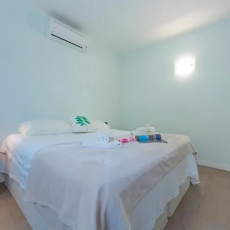 Apartman Beautiful 5 Bdrm Modern Penthouse *