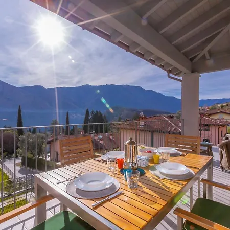 Beautiful 5 Bdrm Modern Penthouse Appartement Mezzegra