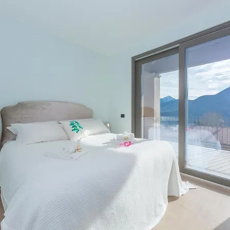 Appartement Beautiful 5 Bdrm Modern Penthouse *