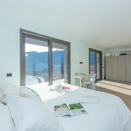 Beautiful 5 Bdrm Modern Penthouse